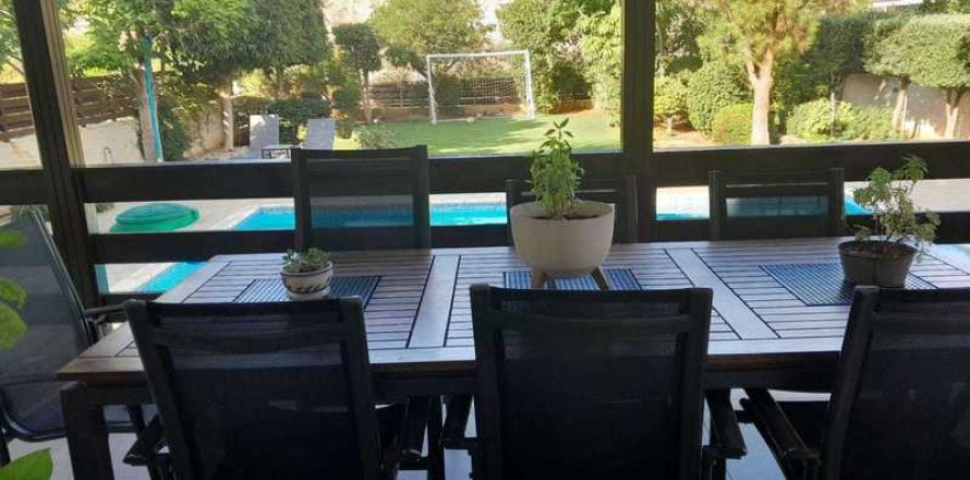 Дом с 5 спальнями в Агиос Тихонас, Кипр №65409