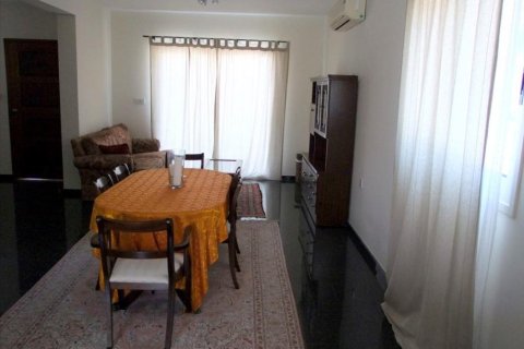 4 bedrooms Villa in Limassol, Cyprus No. 105685 3