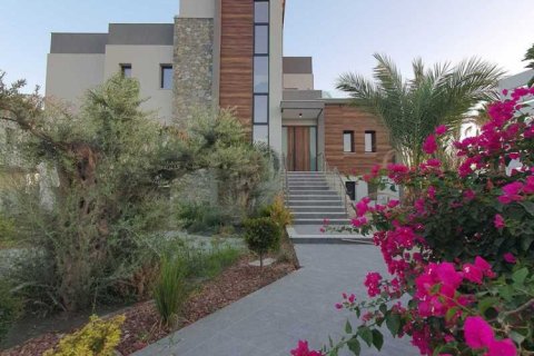 6 bedrooms House in Parekklisia, Cyprus No. 31360 10