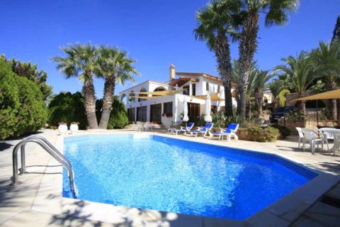 4 bedrooms Villa in Tala, Cyprus No. 84388 11