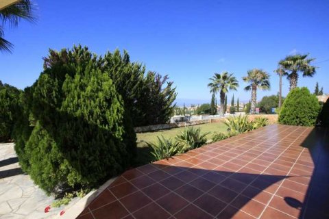 4 bedrooms Villa in Tala, Cyprus No. 84388 12