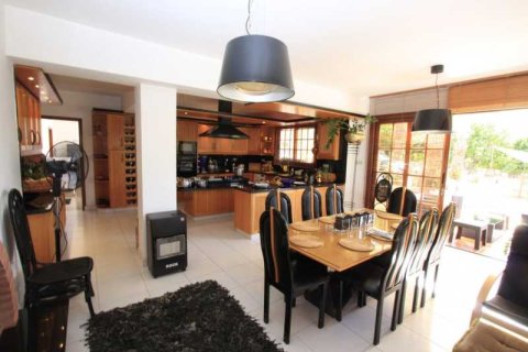 4 bedrooms Villa in Tala, Cyprus No. 84388 4