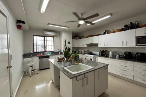 4 bedrooms Apartment in Panama City, Panama No. 74556 5