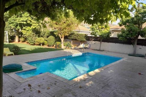 5 bedrooms Villa in Agios Tychonas, Cyprus No. 81702 1