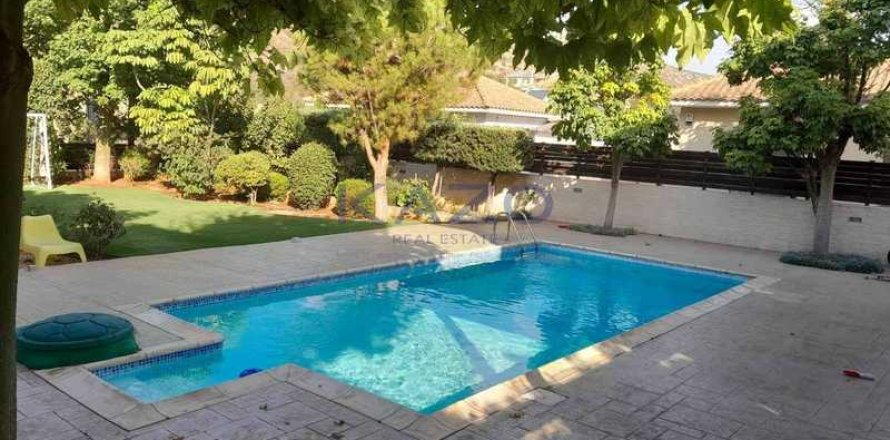 5 bedrooms Villa in Agios Tychonas, Cyprus No. 81702