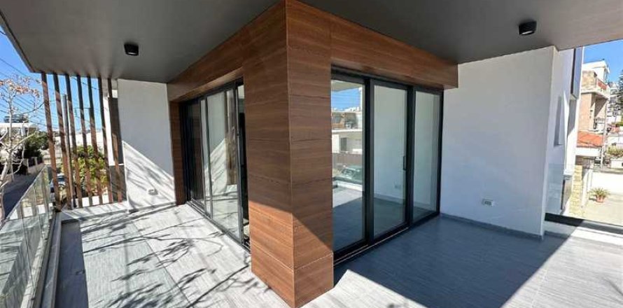 3 bedrooms Apartment in Limassol, Cyprus No. 64132