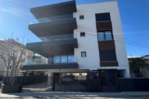 3 bedrooms Apartment in Limassol, Cyprus No. 64132 7