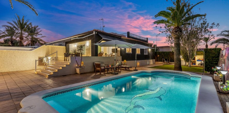 4 bedrooms Villa in Hai Bac, Vietnam No. 111026