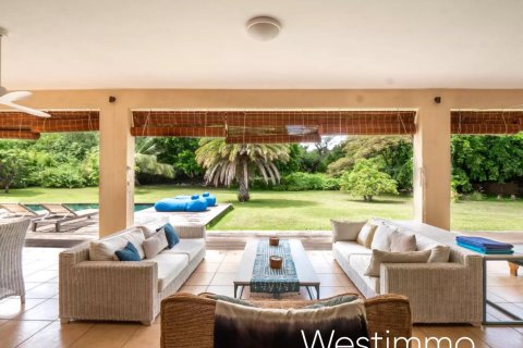 4 bedrooms Villa in Tamarin, Mauritius No. 110425 4