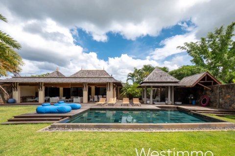 4 bedrooms Villa in Tamarin, Mauritius No. 110425 1