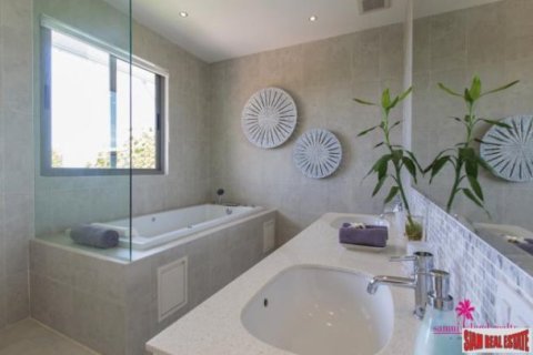 3 bedrooms Villa in Surat Thani, Thailand No. 97072 9