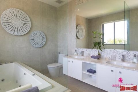 3 bedrooms Villa in Surat Thani, Thailand No. 97072 10