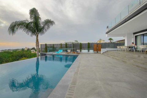 Вилла с 4 спальнями в Месоги, Кипр №76257 10