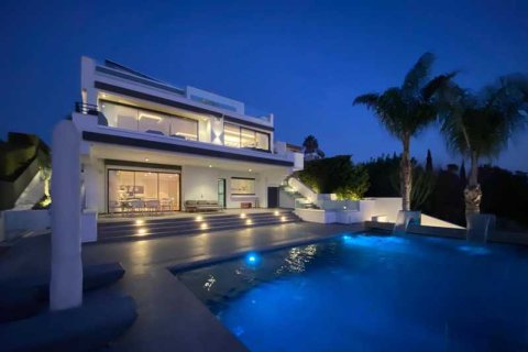 Вилла с 4 спальнями в Месоги, Кипр №76257 1