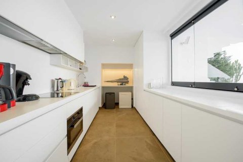 Вилла с 4 спальнями в Месоги, Кипр №76257 5