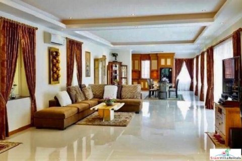 6 bedrooms Villa in Pattaya, Thailand No. 96603 6