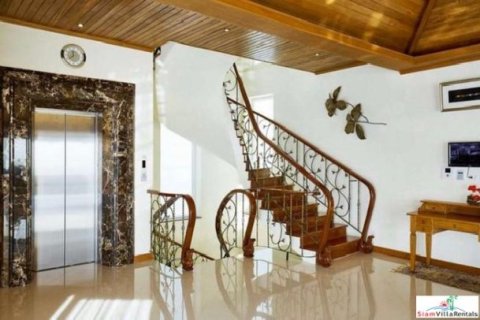 6 bedrooms Villa in Pattaya, Thailand No. 96603 5