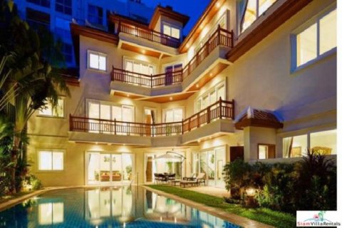 6 bedrooms Villa in Pattaya, Thailand No. 96603 4