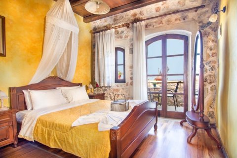 5 bedrooms Commercial property in Chania, Greece No. 104434 3