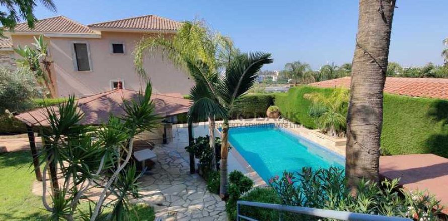 4 dormitorios Villa en Limassol, Cyprus No. 63216