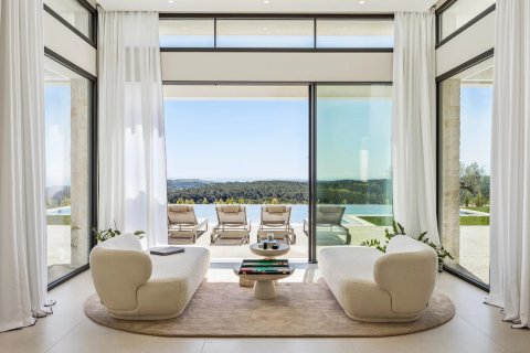 7 bedrooms Villa in Roquefort-les-Pins, France No. 99772 3