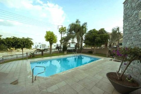 5 dormitorios Villa en Agios Athanasios, Cyprus No. 84378 8
