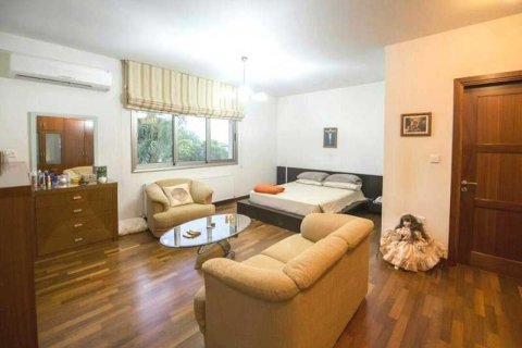 5 dormitorios Villa en Agios Athanasios, Cyprus No. 84378 10