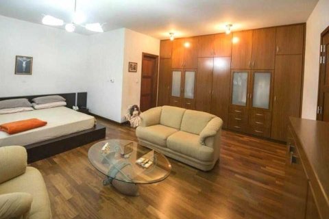 5 dormitorios Villa en Agios Athanasios, Cyprus No. 84378 3