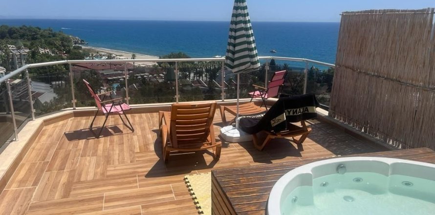 3 bedrooms Penthouse in Nong Ha, Vietnam No. 15195