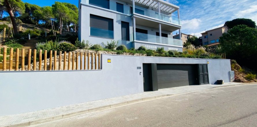 4 dormitorios House en Lloret de Mar, Spain No. 26625