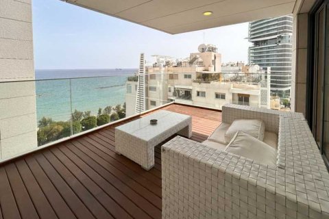 2 bedrooms Apartment in Limassol, Cyprus No. 35039 5