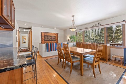 3 bedrooms House in Blue River, USA No. 80126 14