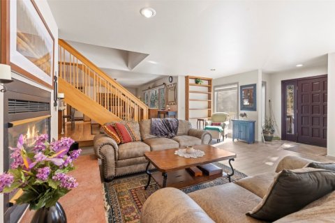 3 bedrooms House in Blue River, USA No. 80126 18