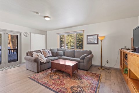 3 bedrooms House in Blue River, USA No. 80126 20