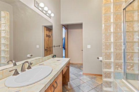 3 bedrooms House in Blue River, USA No. 80126 24