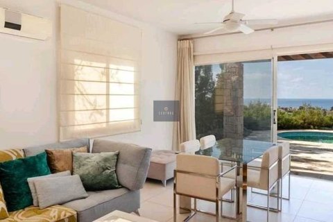 3 bedrooms House in Chloraka, Cyprus No. 101707 6