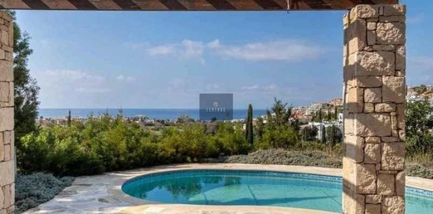 3 bedrooms House in Chloraka, Cyprus No. 101707