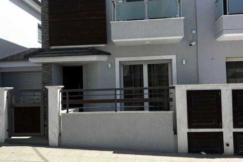 Дом с 3 спальнями в Агиос Афанасиос, Кипр №100684 1