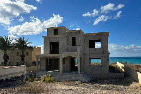 7 bedrooms House in Pegeia, Cyprus No. 29232 1