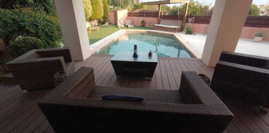 4 bedrooms House in Kolossi, Cyprus No. 80643