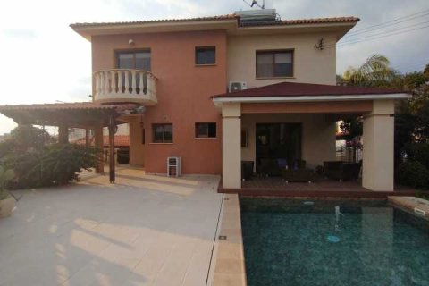 4 bedrooms House in Kolossi, Cyprus No. 80643 4