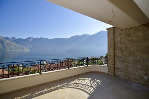 3 bedrooms Apartment in Kotor, Montenegro No. 104751 9