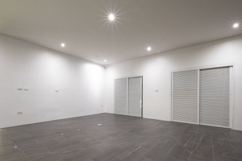 3 bedrooms Villa in Phuket, Thailand No. 3135 16