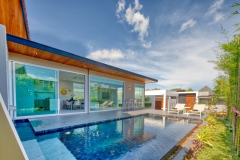 3 bedrooms Villa in Phuket, Thailand No. 3135 1