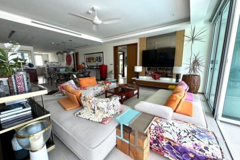 2 bedrooms Penthouse in Phuket, Thailand No. 97299 2