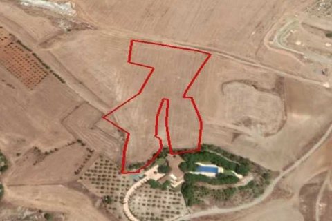 Commercial property in Lakatamia, Cyprus No. 35708 1