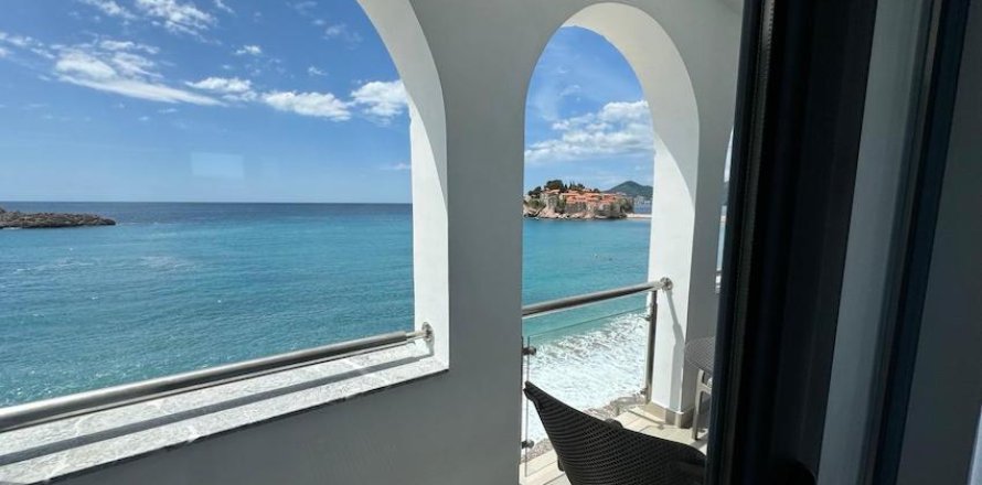 2 bedrooms Apartment in Budva, Montenegro No. 104816
