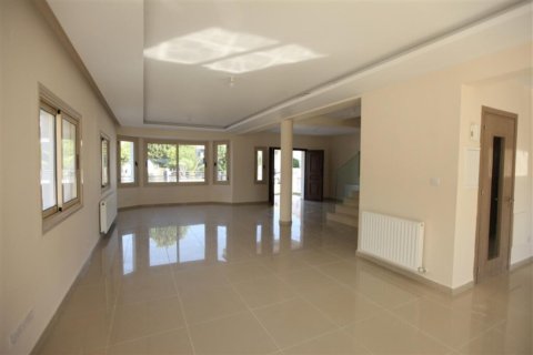 4 bedrooms Villa in Nicosia, Cyprus No. 106968 2
