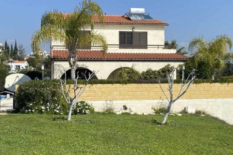 4 bedrooms House in Episkopi, Cyprus No. 101161 1