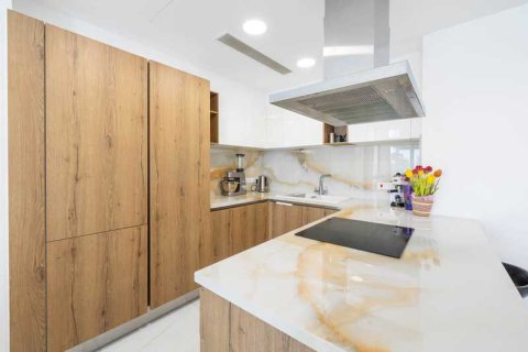 2 bedrooms Apartment in Limassol, Cyprus No. 103644 9